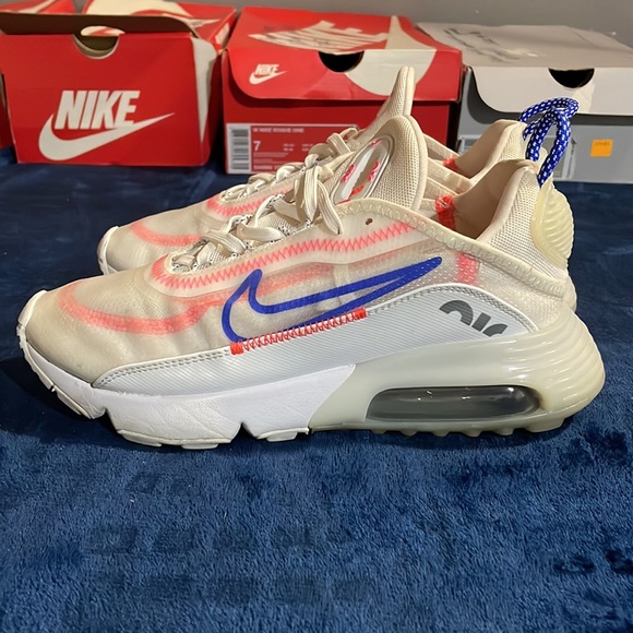 Nike Air Max 2090 Athletic Sneakers Women’s Size 7 - Picture 2 of 14